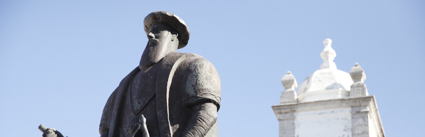 Estatua en la localidad de Sines 